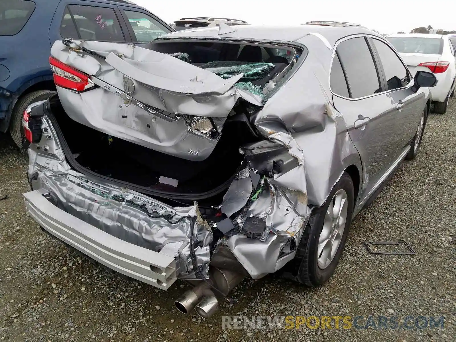 4 Photograph of a damaged car 4T1B11HK2KU731344 TOYOTA CAMRY 2019