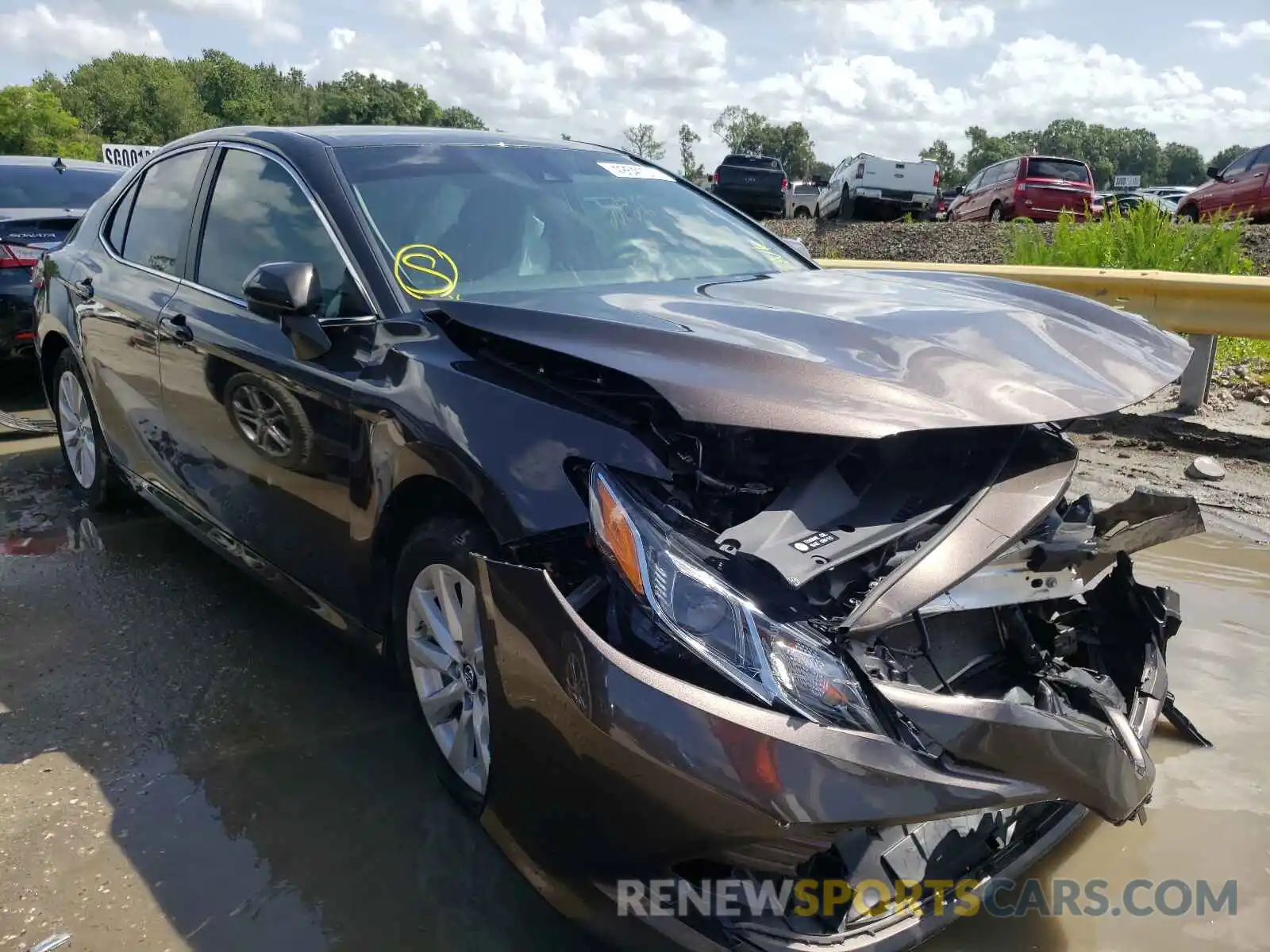 1 Photograph of a damaged car 4T1B11HK2KU732462 TOYOTA CAMRY 2019