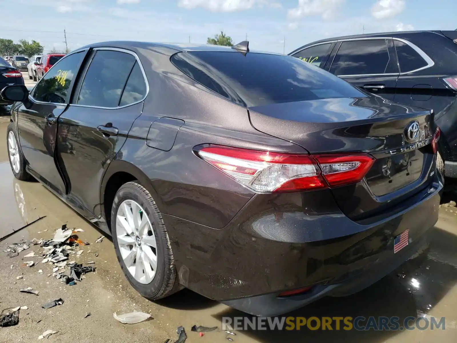 3 Photograph of a damaged car 4T1B11HK2KU732462 TOYOTA CAMRY 2019