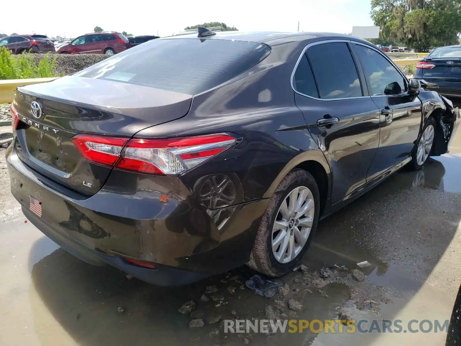 4 Photograph of a damaged car 4T1B11HK2KU732462 TOYOTA CAMRY 2019