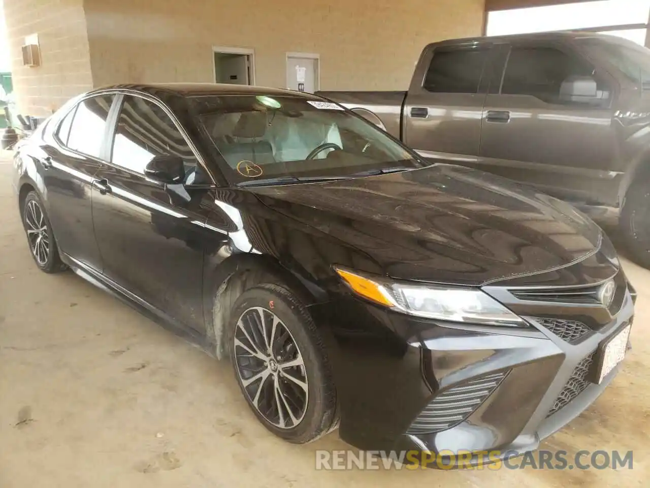 1 Photograph of a damaged car 4T1B11HK2KU733739 TOYOTA CAMRY 2019