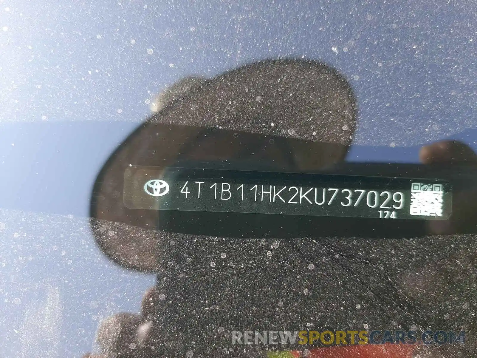 10 Photograph of a damaged car 4T1B11HK2KU737029 TOYOTA CAMRY 2019