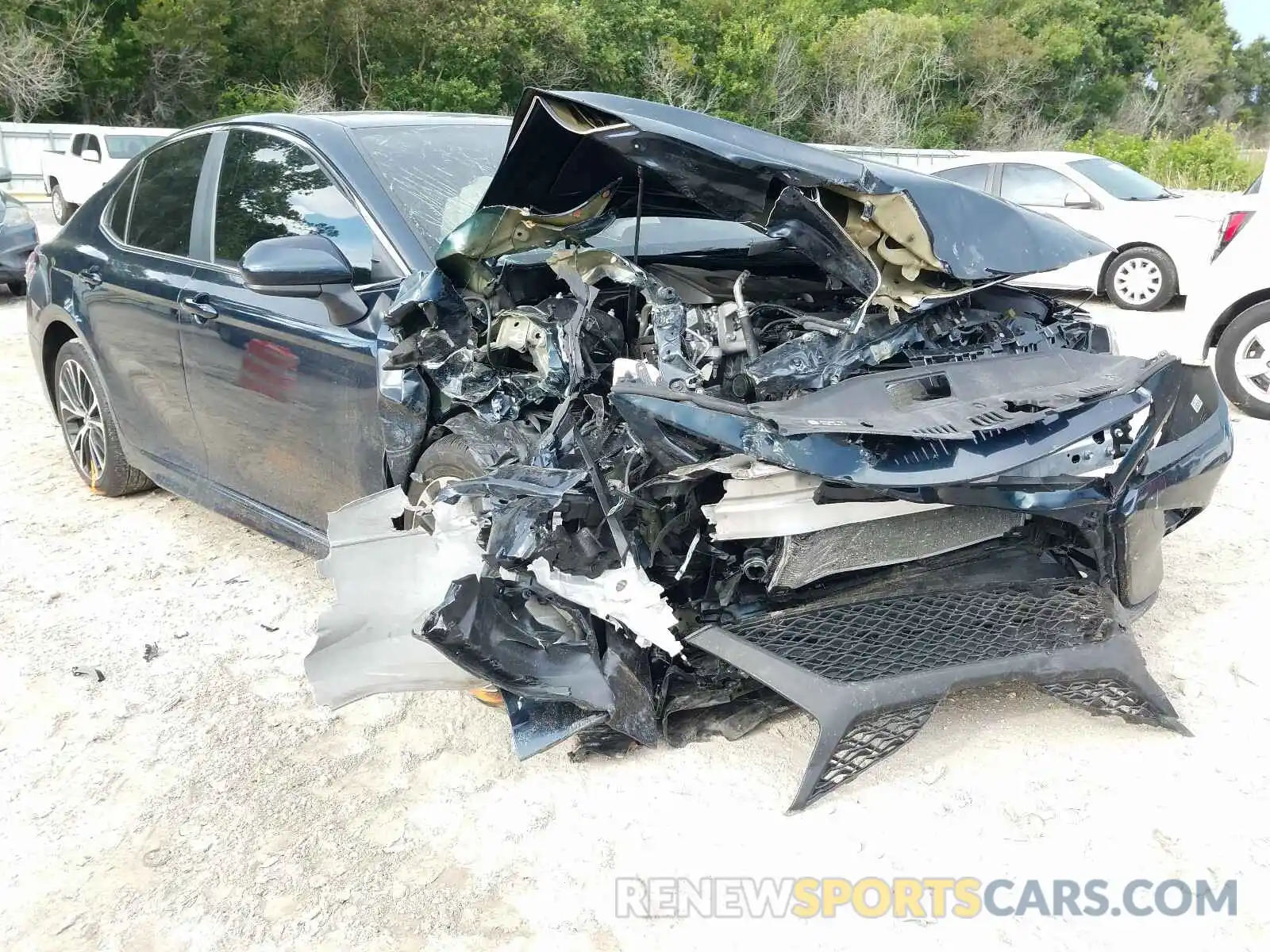 1 Photograph of a damaged car 4T1B11HK2KU737161 TOYOTA CAMRY 2019
