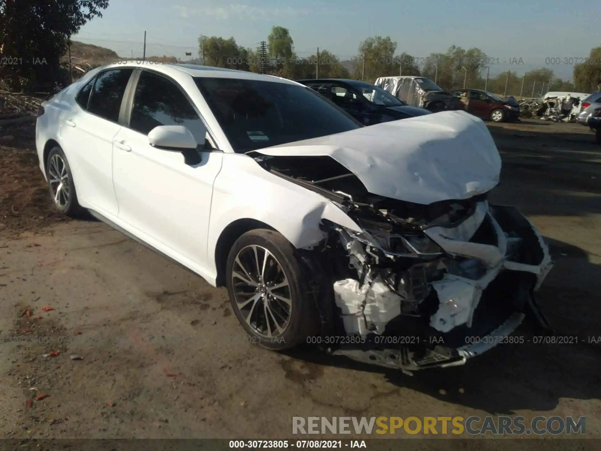 1 Photograph of a damaged car 4T1B11HK2KU737290 TOYOTA CAMRY 2019