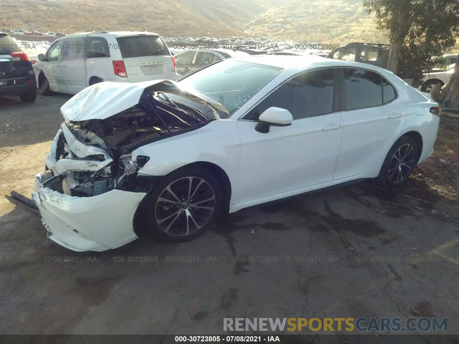 2 Photograph of a damaged car 4T1B11HK2KU737290 TOYOTA CAMRY 2019