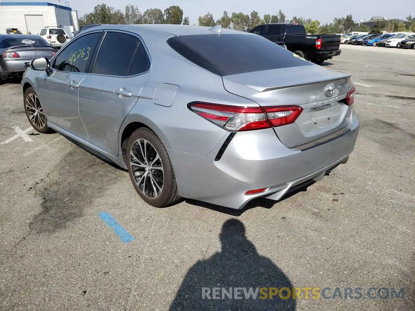 3 Photograph of a damaged car 4T1B11HK2KU737600 TOYOTA CAMRY 2019