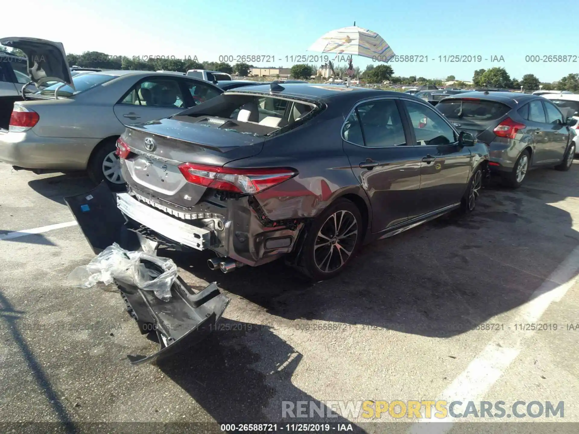 4 Photograph of a damaged car 4T1B11HK2KU738360 TOYOTA CAMRY 2019