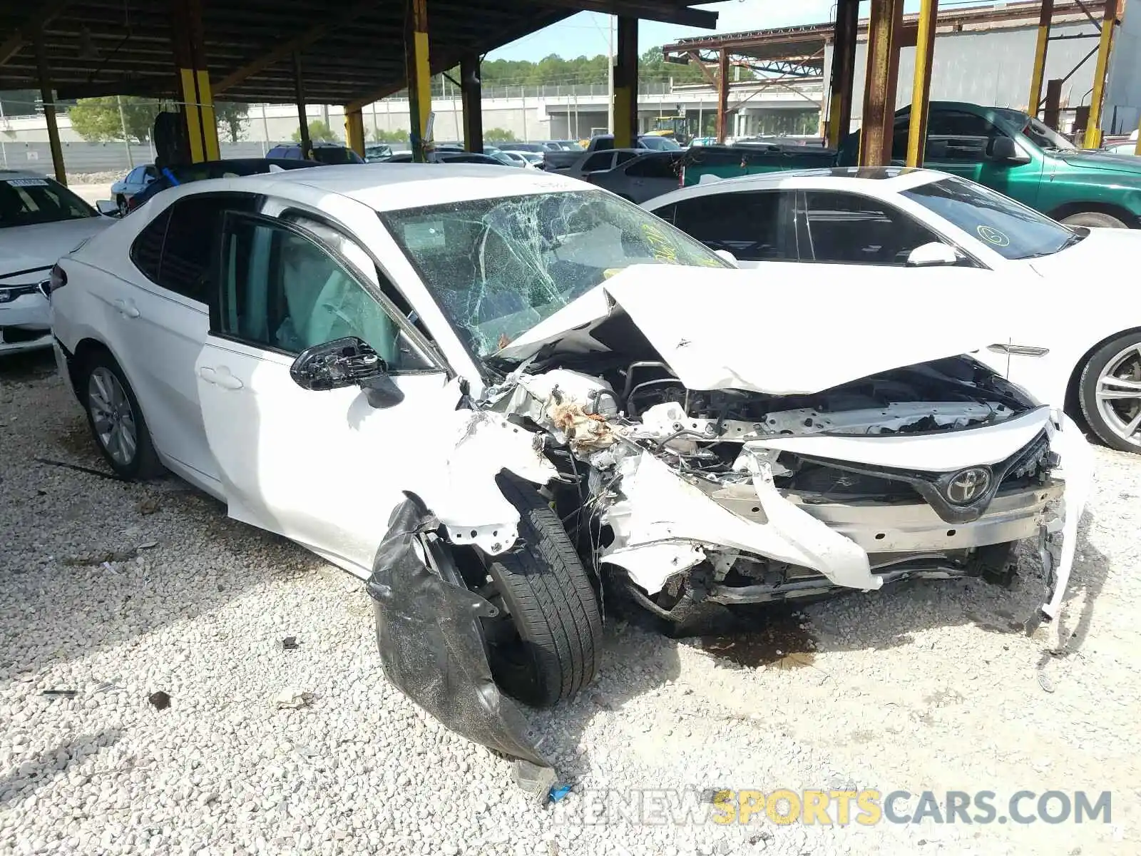 1 Фотография поврежденного автомобиля 4T1B11HK2KU739847 TOYOTA CAMRY 2019