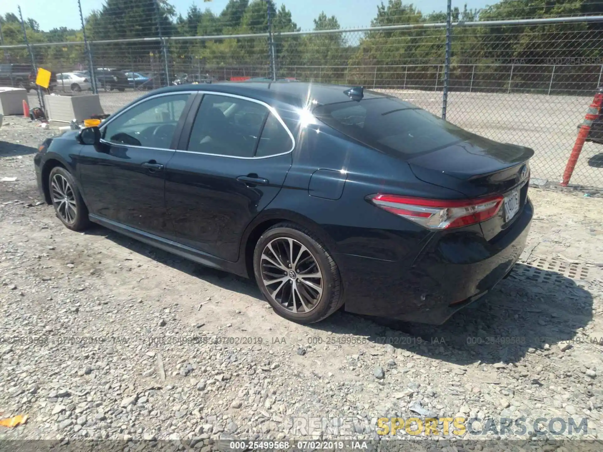 3 Photograph of a damaged car 4T1B11HK2KU740125 TOYOTA CAMRY 2019