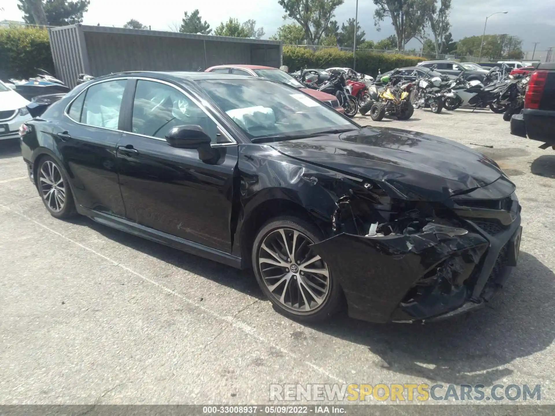 1 Photograph of a damaged car 4T1B11HK2KU740299 TOYOTA CAMRY 2019