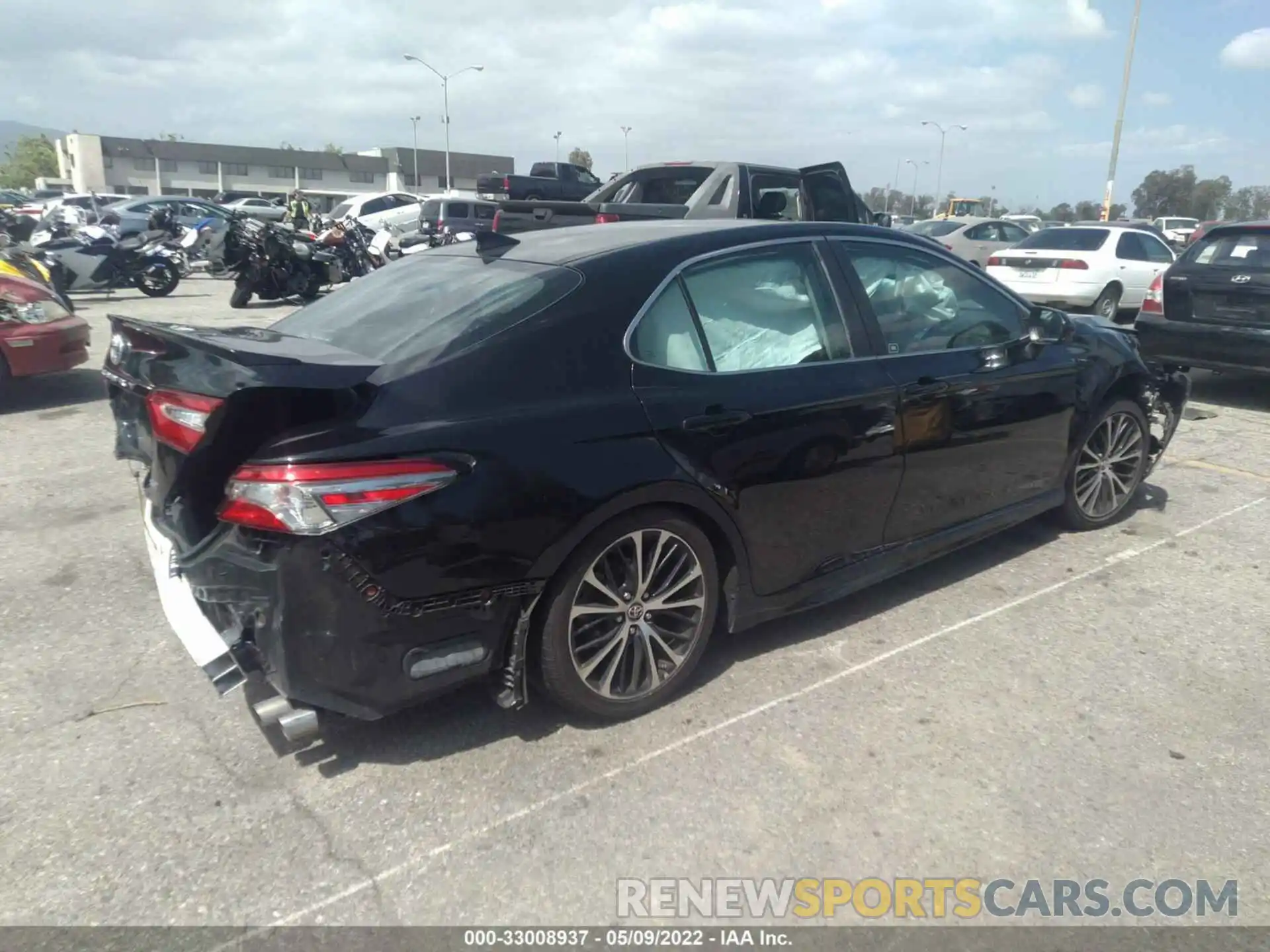 4 Photograph of a damaged car 4T1B11HK2KU740299 TOYOTA CAMRY 2019