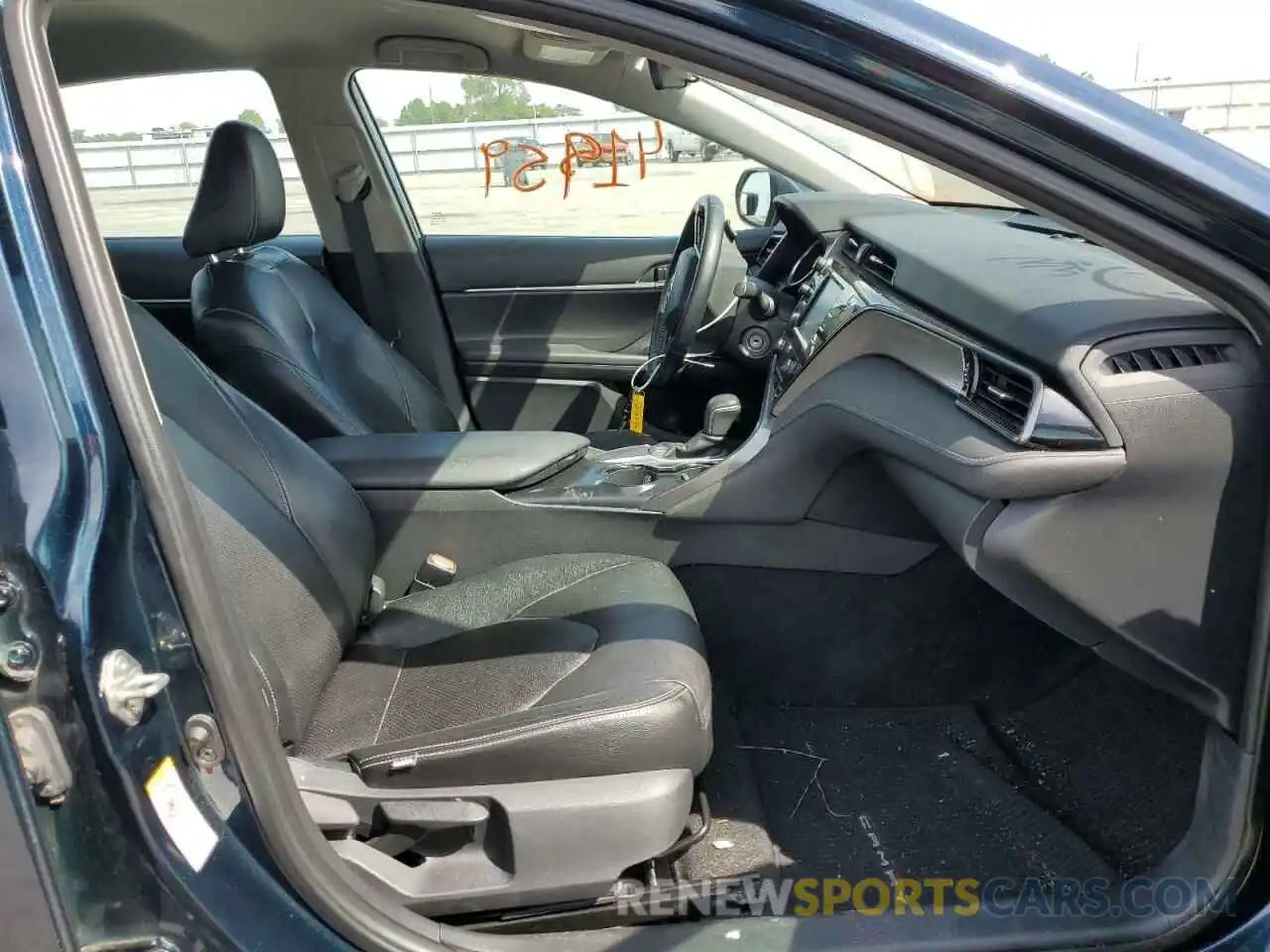 5 Photograph of a damaged car 4T1B11HK2KU742327 TOYOTA CAMRY 2019