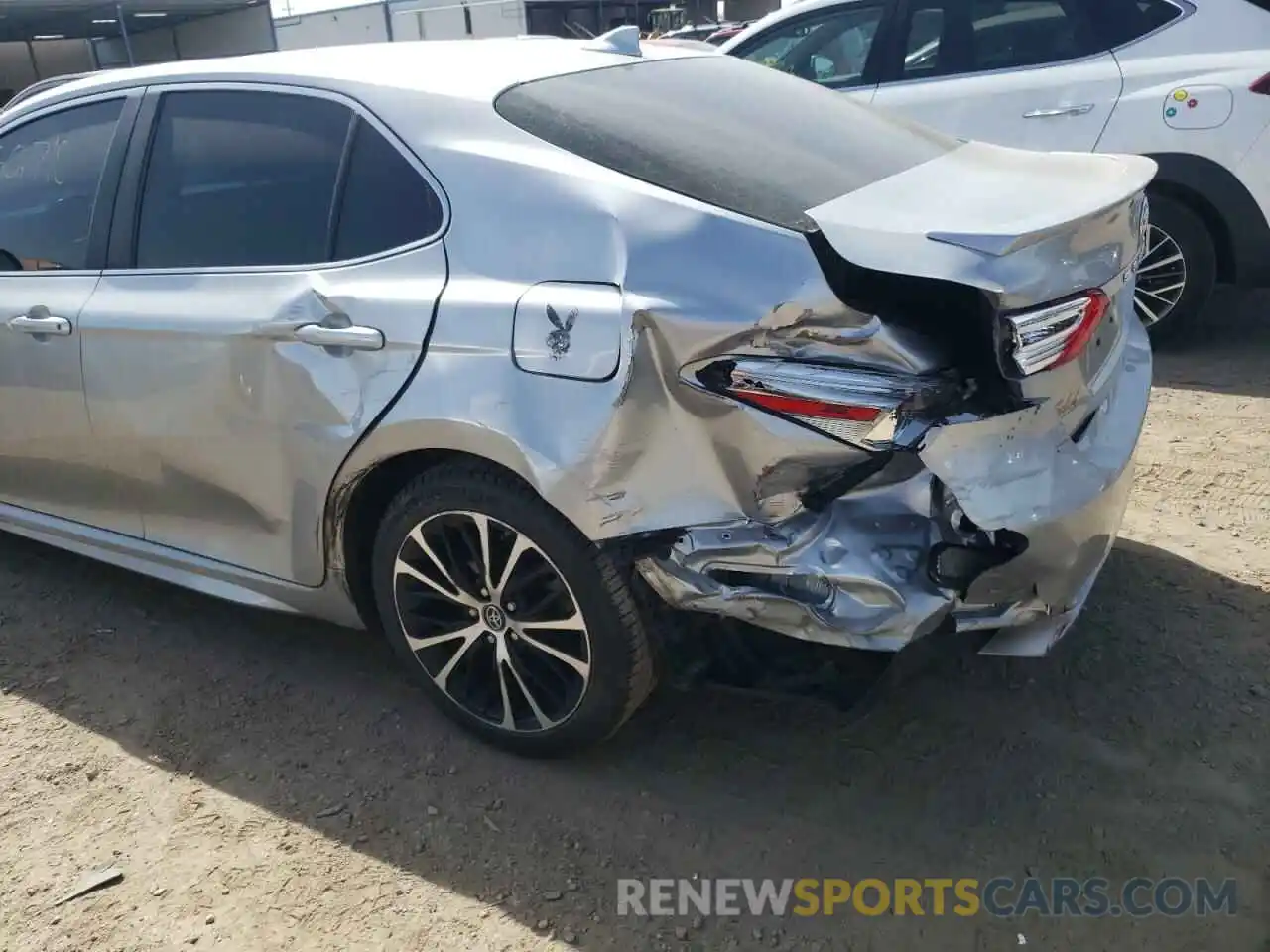 9 Photograph of a damaged car 4T1B11HK2KU743302 TOYOTA CAMRY 2019