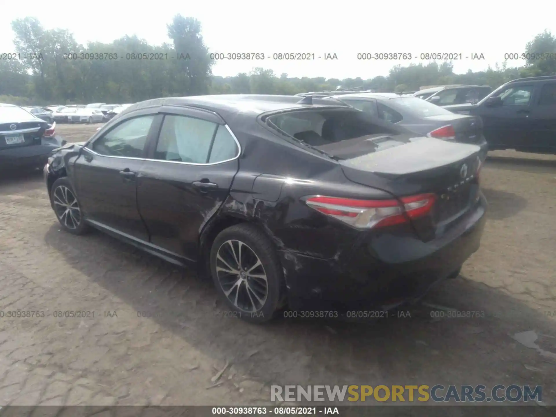 3 Photograph of a damaged car 4T1B11HK2KU743462 TOYOTA CAMRY 2019