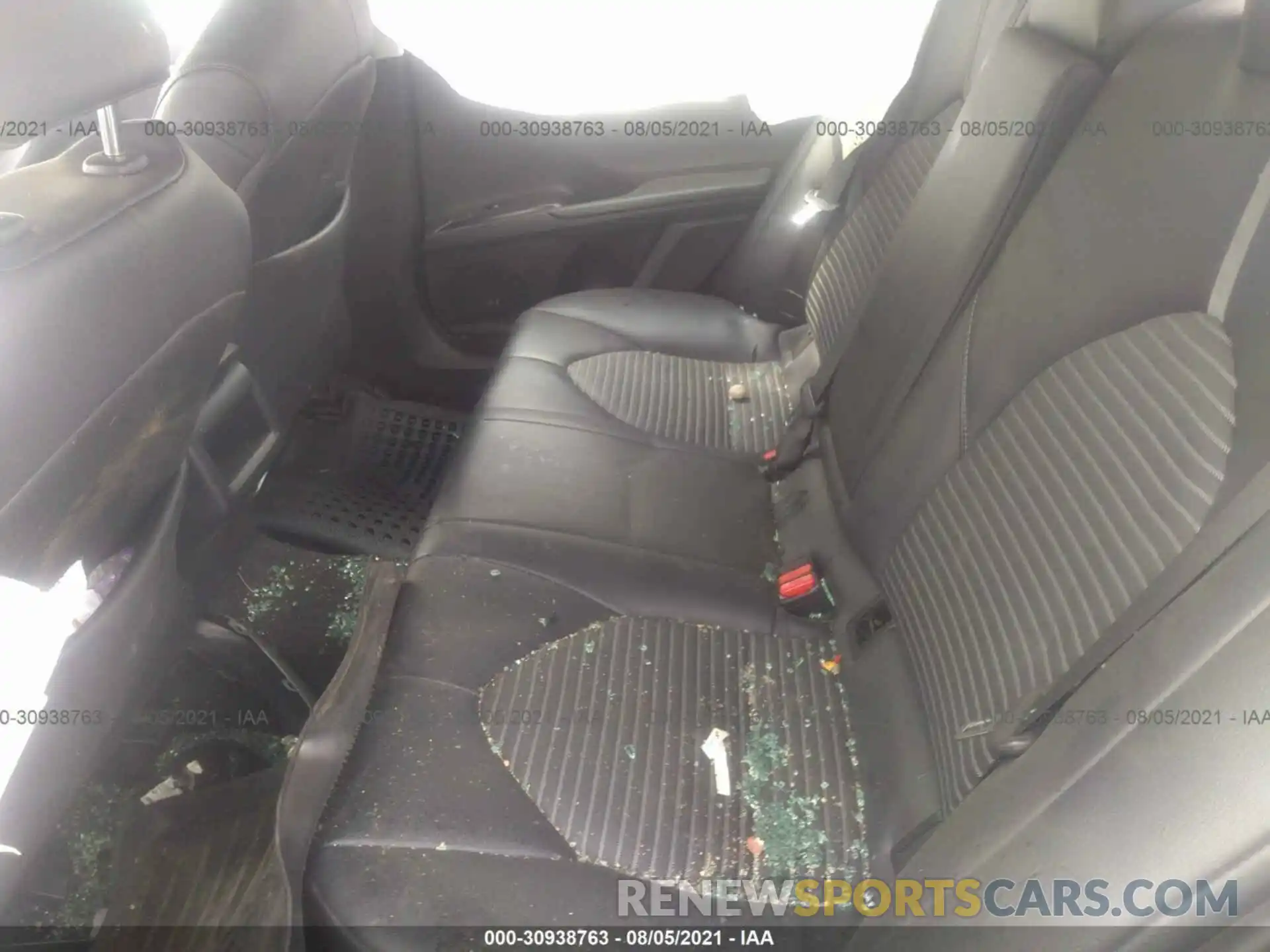 8 Photograph of a damaged car 4T1B11HK2KU743462 TOYOTA CAMRY 2019