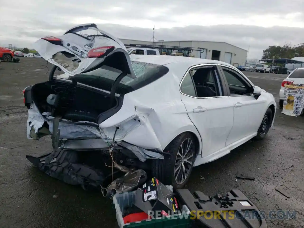 4 Photograph of a damaged car 4T1B11HK2KU744403 TOYOTA CAMRY 2019