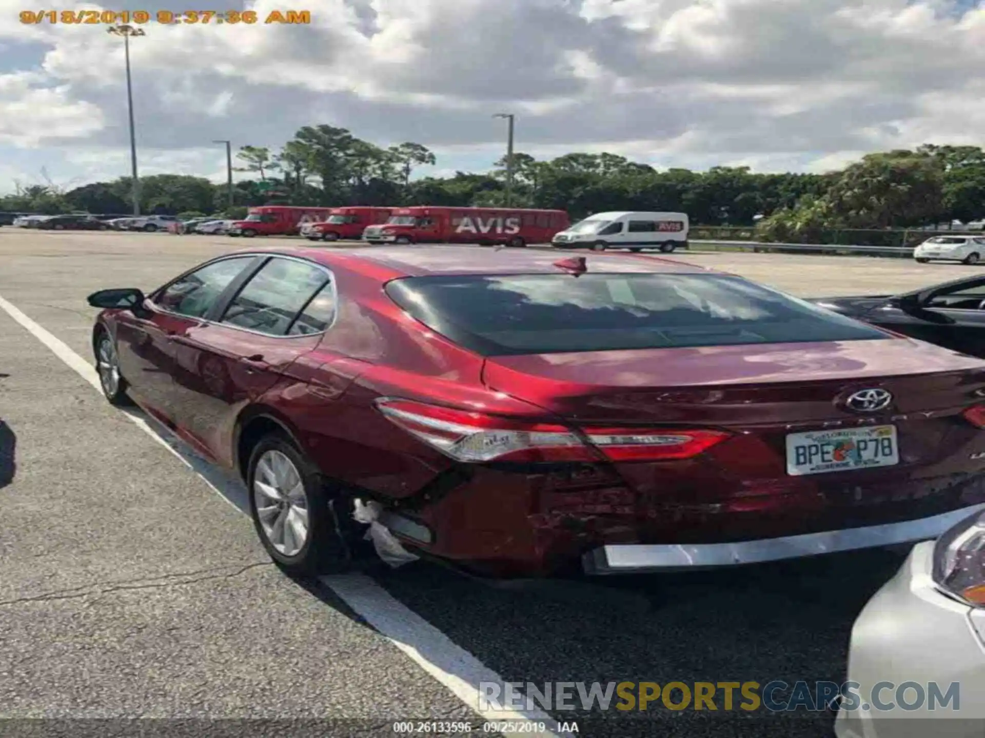 16 Photograph of a damaged car 4T1B11HK2KU746023 TOYOTA CAMRY 2019