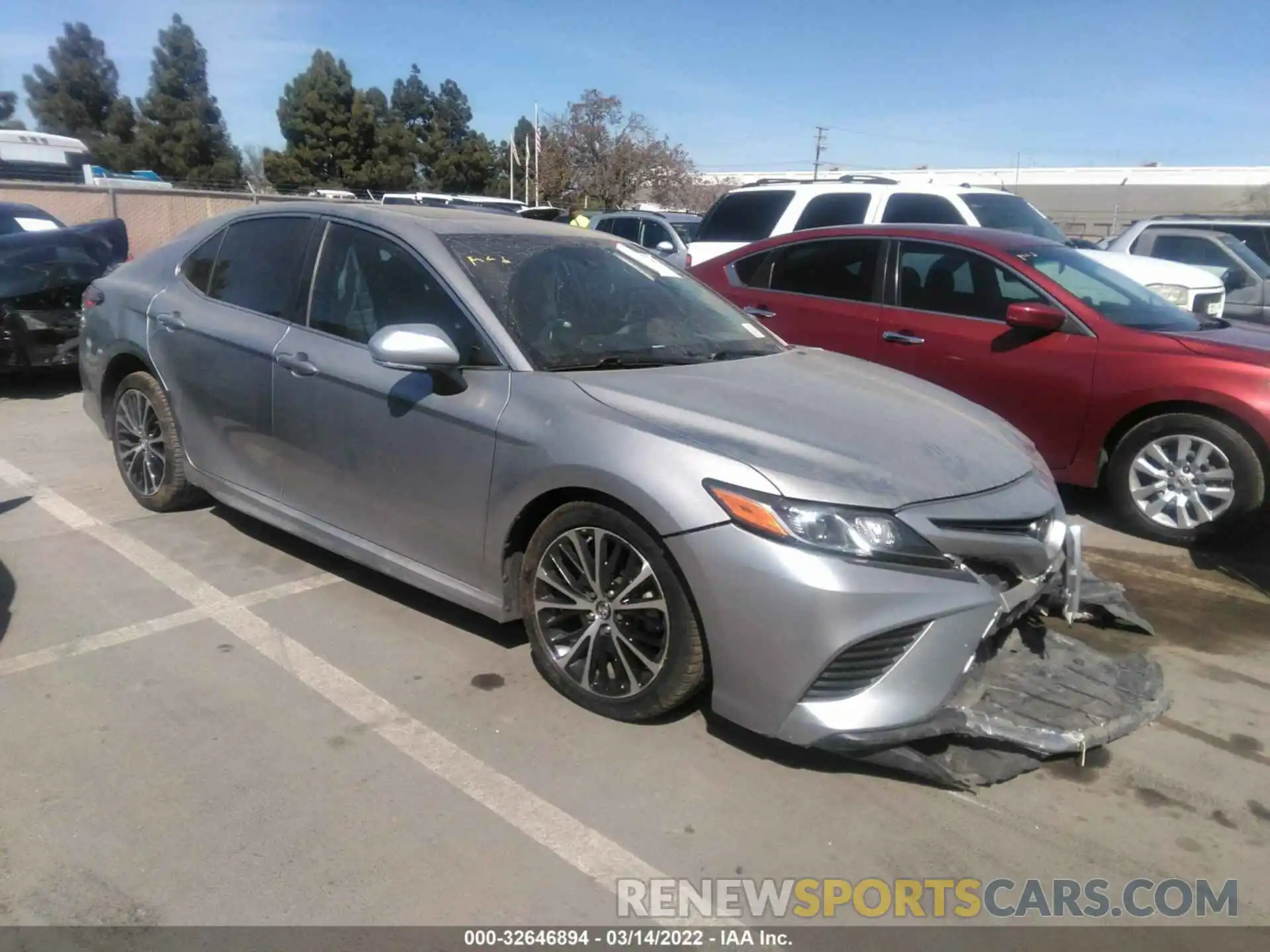 1 Photograph of a damaged car 4T1B11HK2KU746202 TOYOTA CAMRY 2019