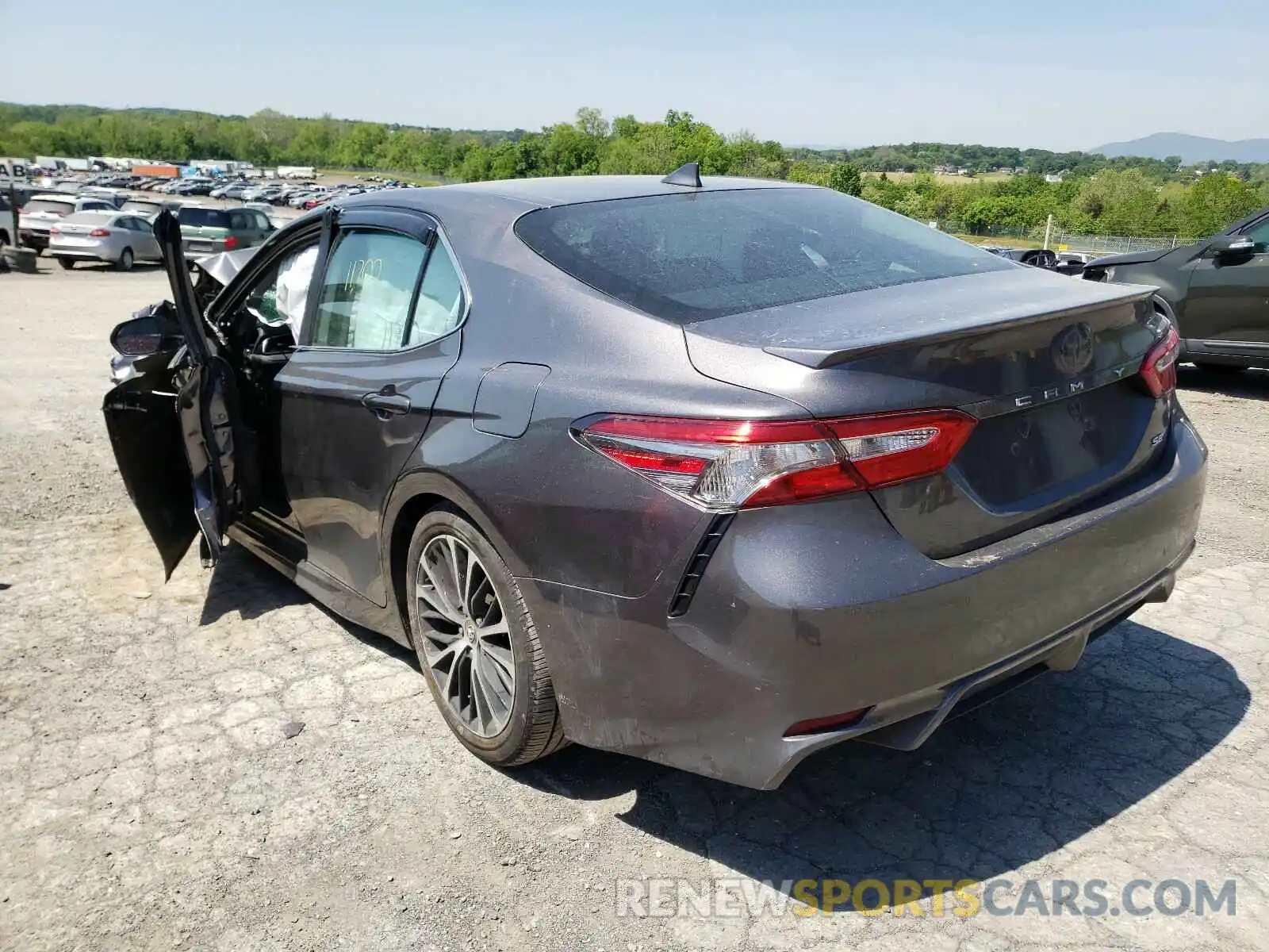 3 Photograph of a damaged car 4T1B11HK2KU748970 TOYOTA CAMRY 2019