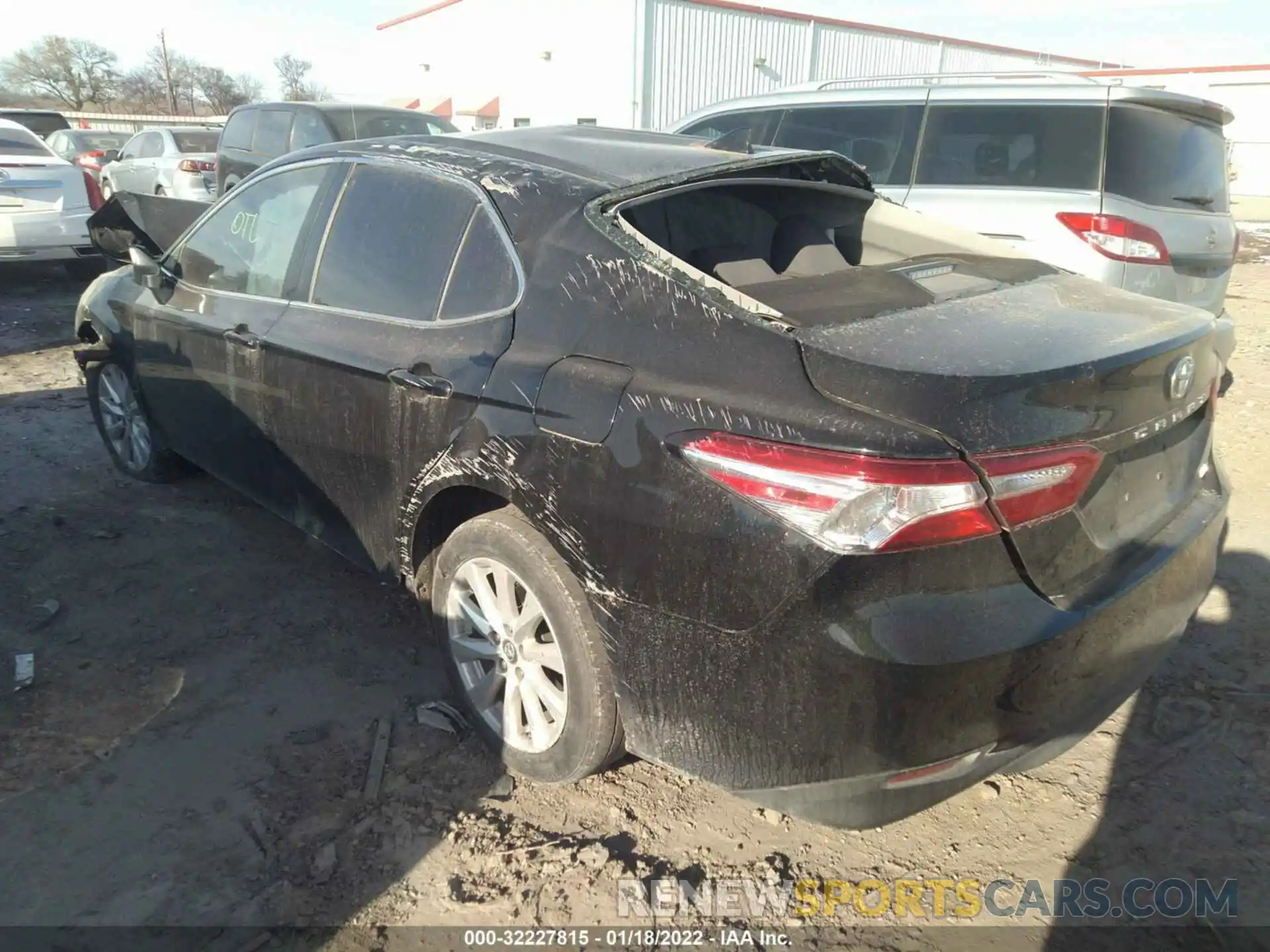 3 Фотография поврежденного автомобиля 4T1B11HK2KU749357 TOYOTA CAMRY 2019