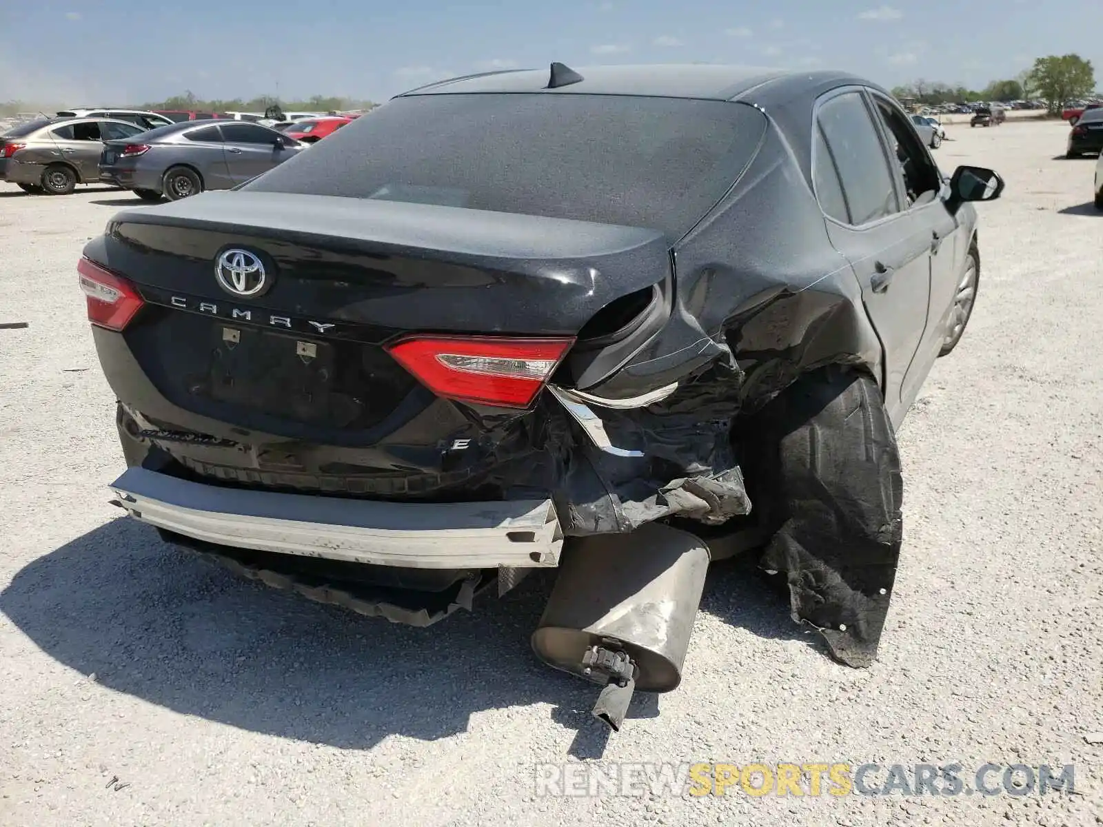 4 Photograph of a damaged car 4T1B11HK2KU750606 TOYOTA CAMRY 2019