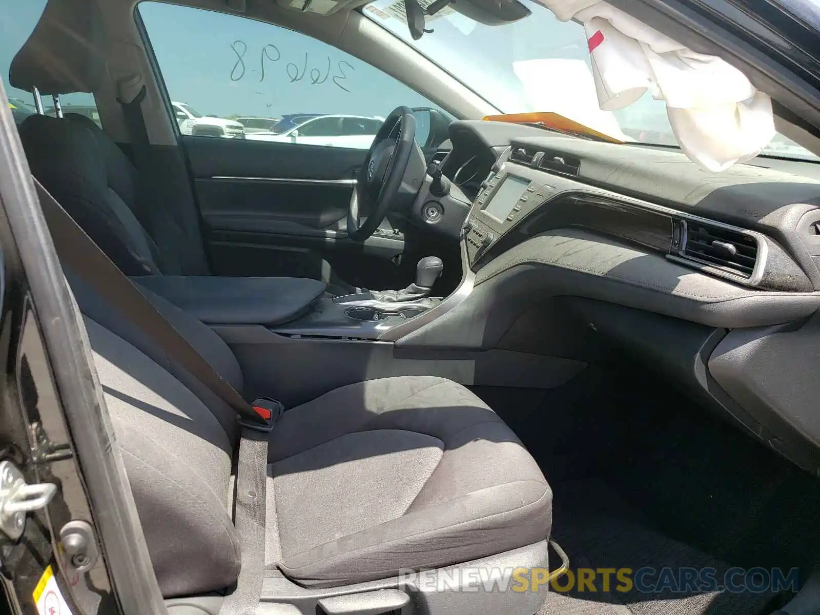 5 Photograph of a damaged car 4T1B11HK2KU750606 TOYOTA CAMRY 2019