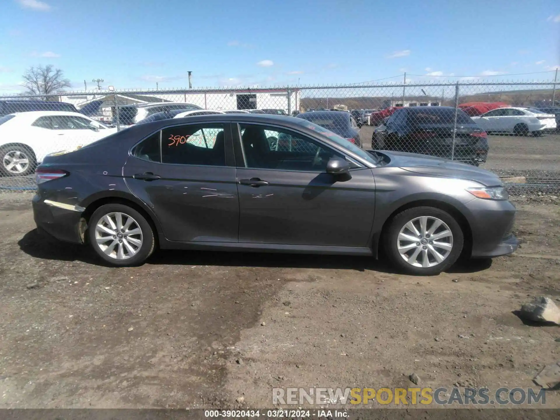 13 Photograph of a damaged car 4T1B11HK2KU750802 TOYOTA CAMRY 2019