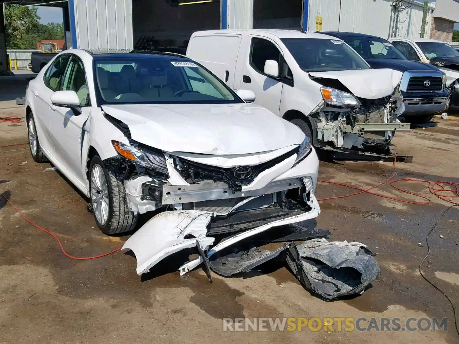 1 Photograph of a damaged car 4T1B11HK2KU752002 TOYOTA CAMRY 2019