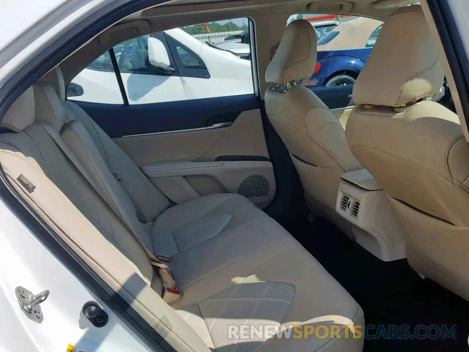 6 Photograph of a damaged car 4T1B11HK2KU752002 TOYOTA CAMRY 2019