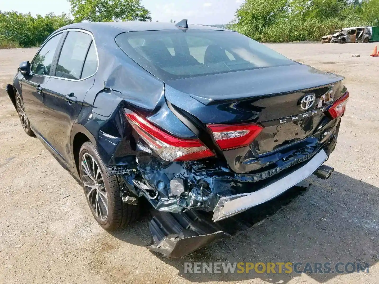 3 Photograph of a damaged car 4T1B11HK2KU752825 TOYOTA CAMRY 2019