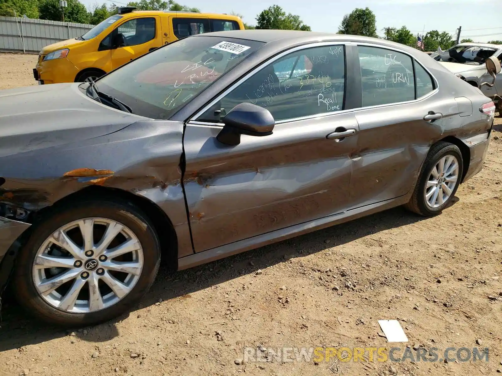 9 Photograph of a damaged car 4T1B11HK2KU753635 TOYOTA CAMRY 2019