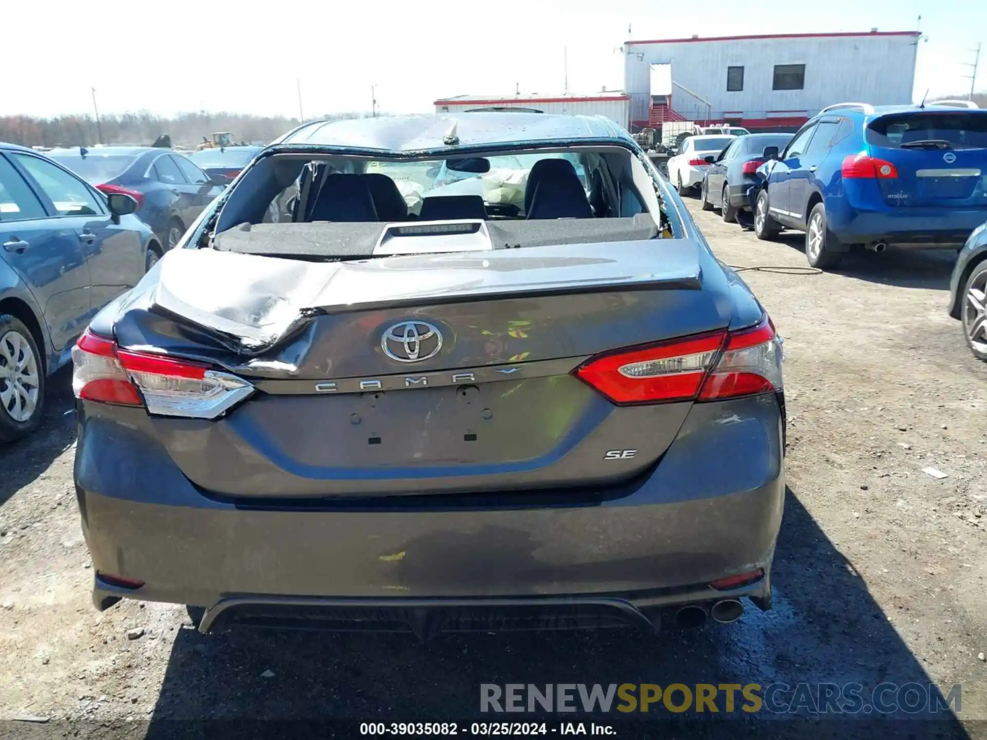 16 Photograph of a damaged car 4T1B11HK2KU754879 TOYOTA CAMRY 2019