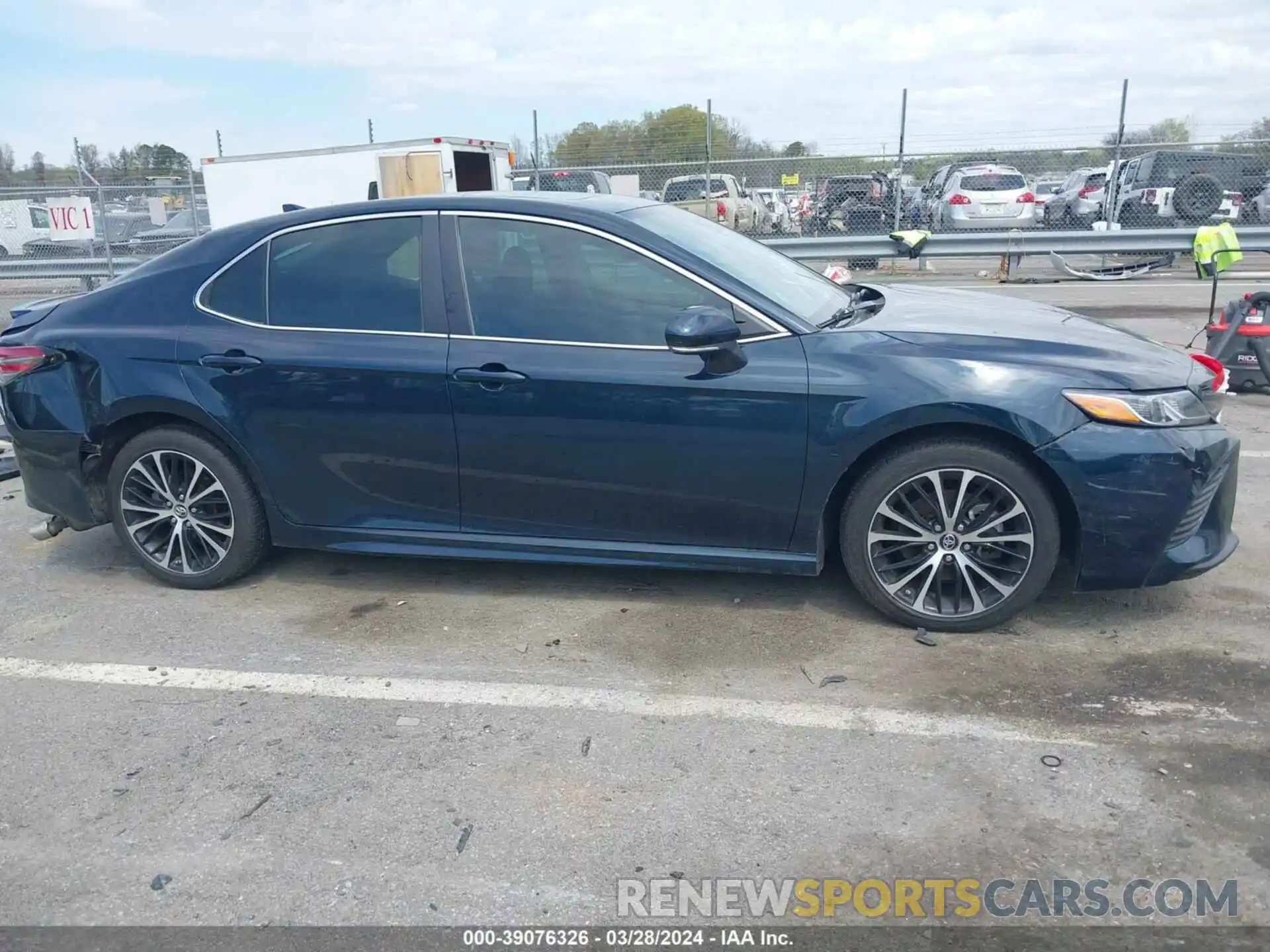 13 Photograph of a damaged car 4T1B11HK2KU756051 TOYOTA CAMRY 2019