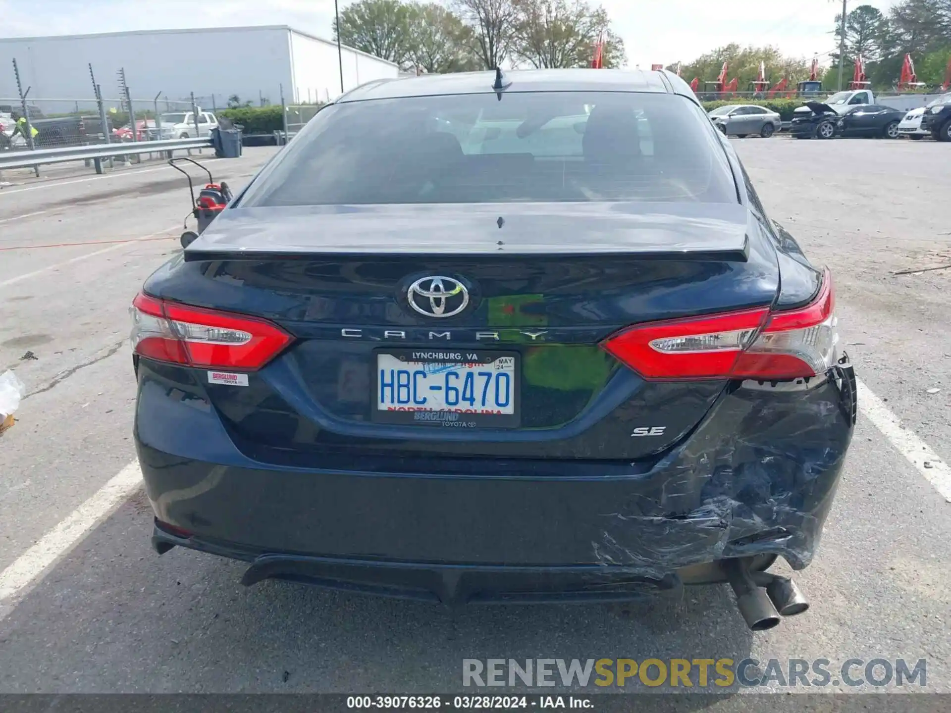 16 Photograph of a damaged car 4T1B11HK2KU756051 TOYOTA CAMRY 2019