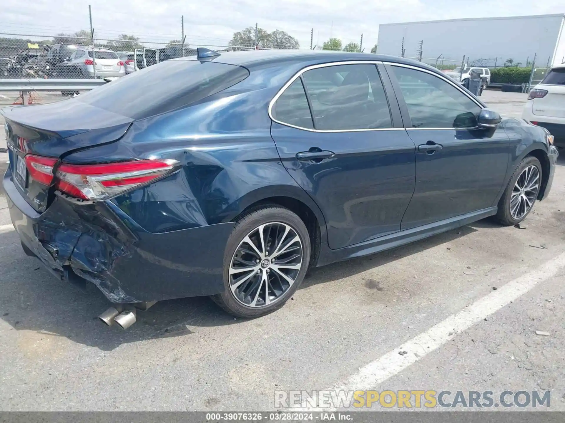 4 Photograph of a damaged car 4T1B11HK2KU756051 TOYOTA CAMRY 2019