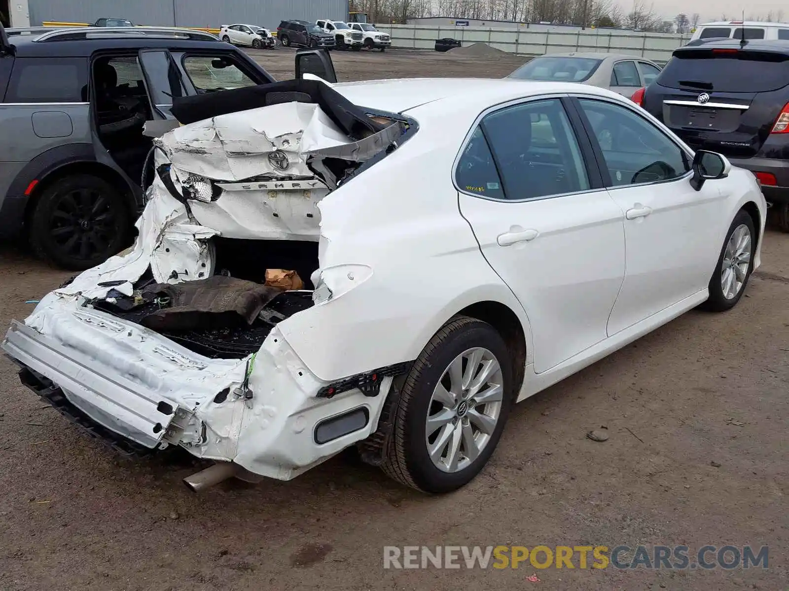 4 Фотография поврежденного автомобиля 4T1B11HK2KU756129 TOYOTA CAMRY 2019