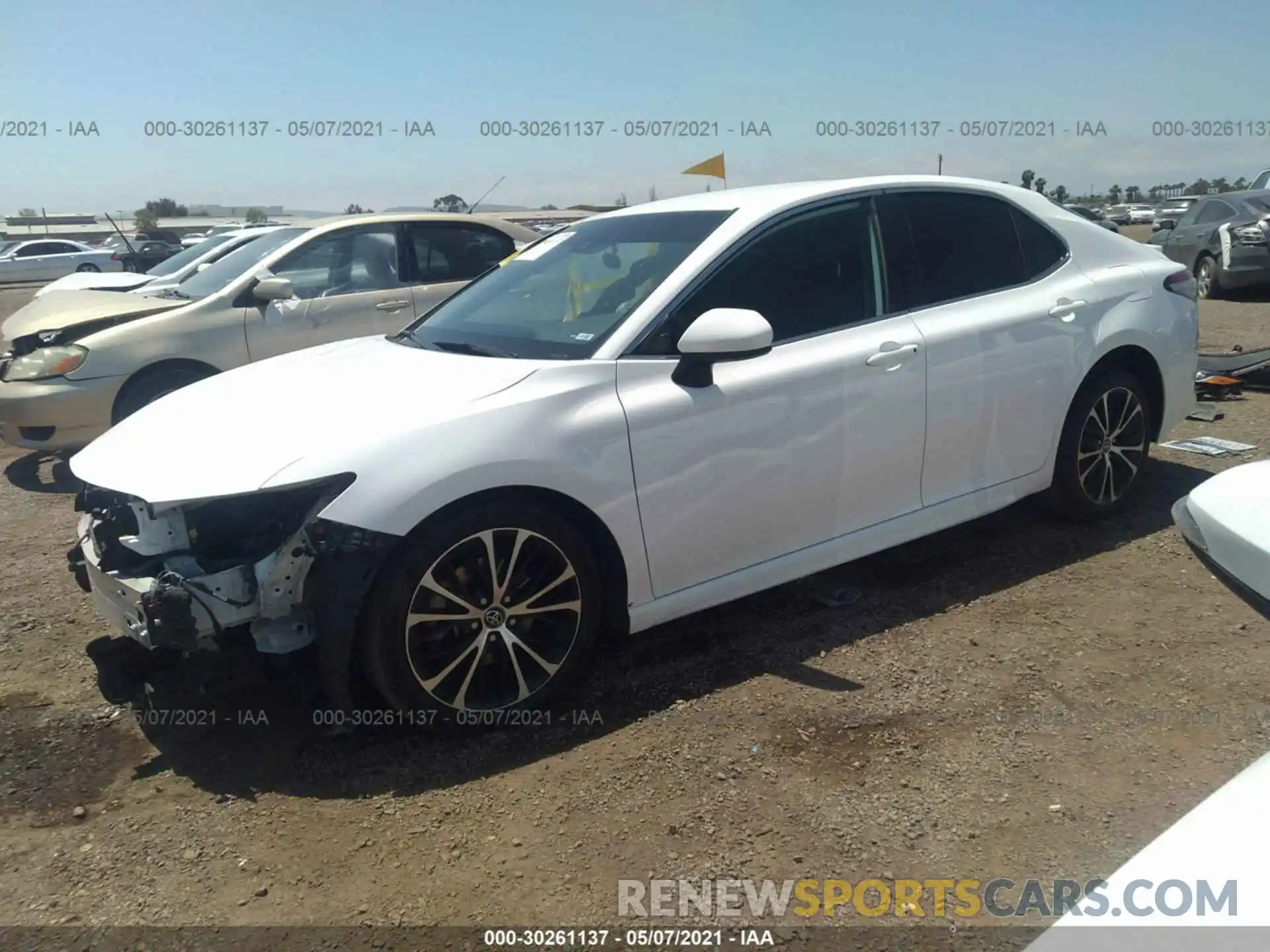 2 Photograph of a damaged car 4T1B11HK2KU756518 TOYOTA CAMRY 2019