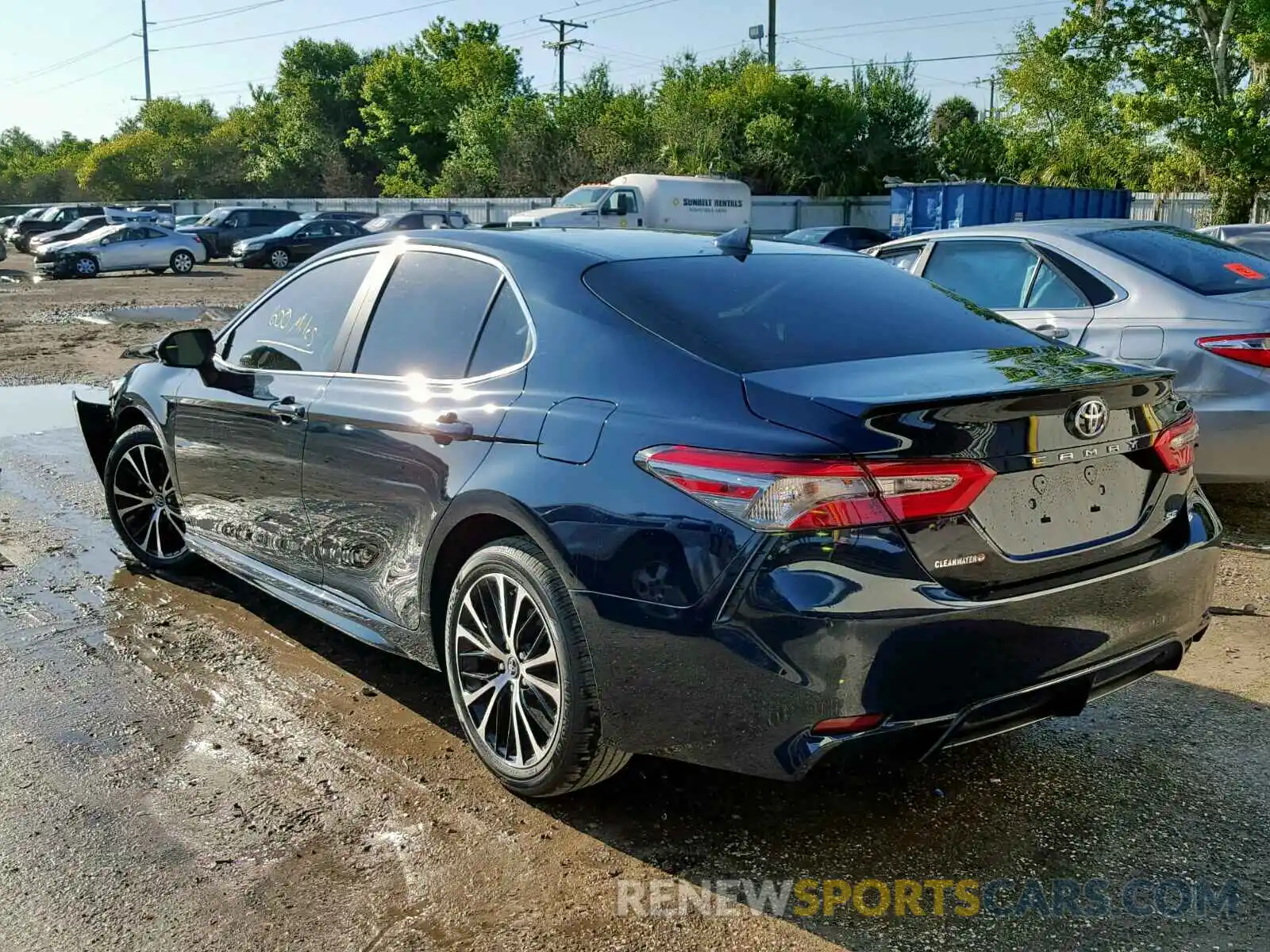 3 Photograph of a damaged car 4T1B11HK2KU757281 TOYOTA CAMRY 2019