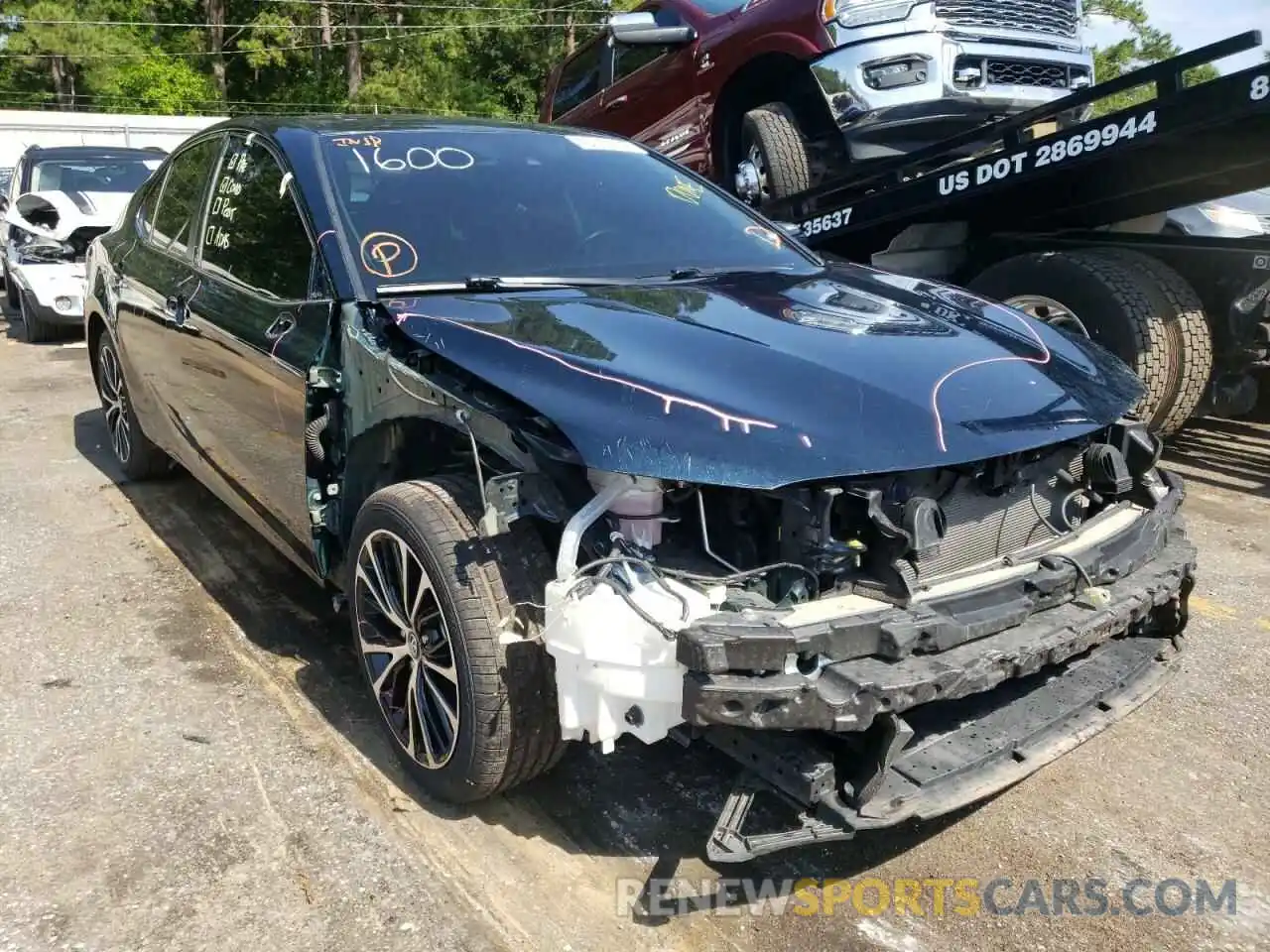 1 Photograph of a damaged car 4T1B11HK2KU757474 TOYOTA CAMRY 2019