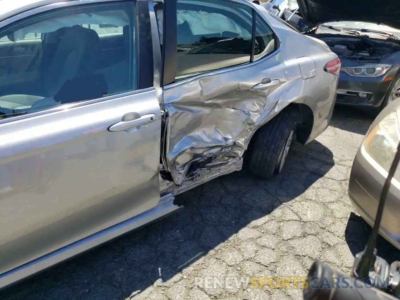 9 Photograph of a damaged car 4T1B11HK2KU757572 TOYOTA CAMRY 2019