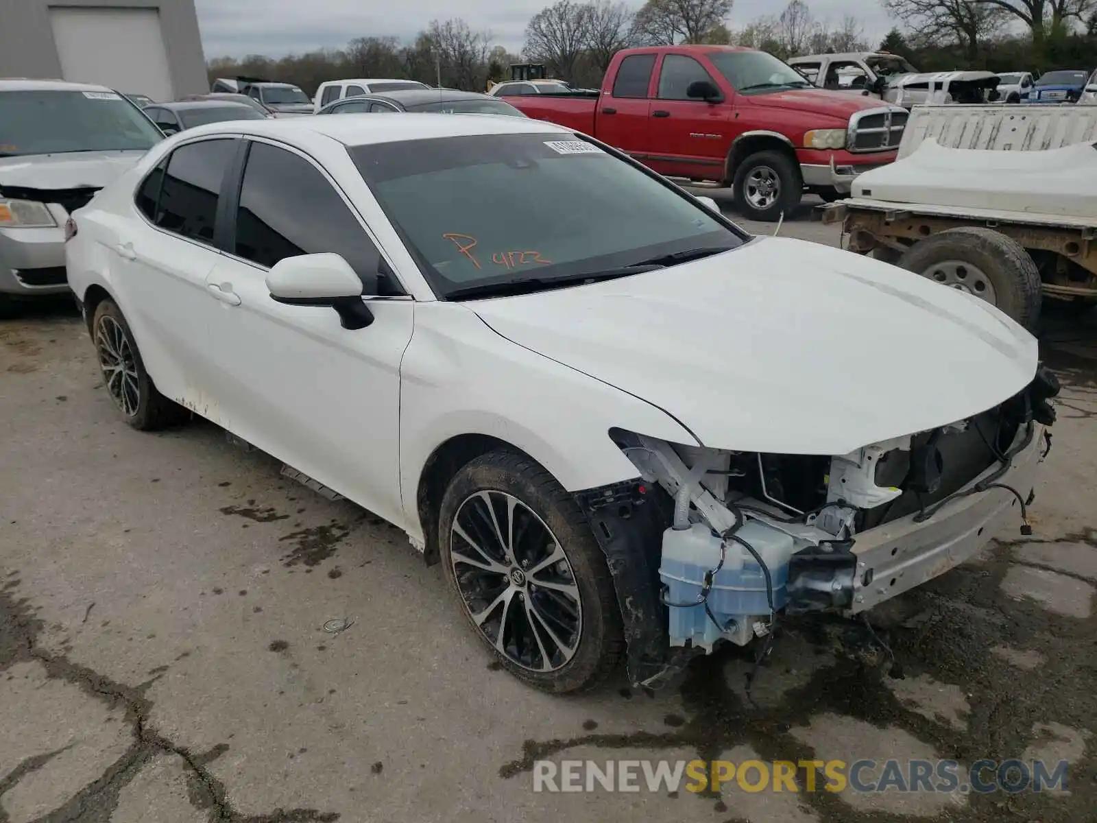 1 Photograph of a damaged car 4T1B11HK2KU759516 TOYOTA CAMRY 2019