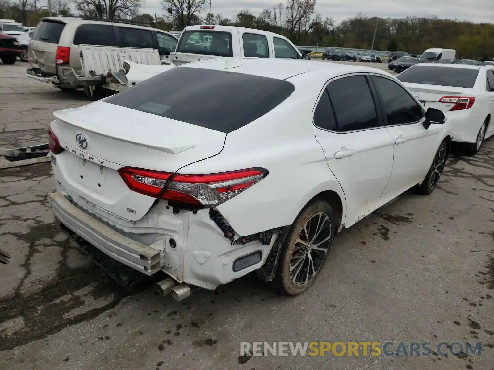 4 Photograph of a damaged car 4T1B11HK2KU759516 TOYOTA CAMRY 2019