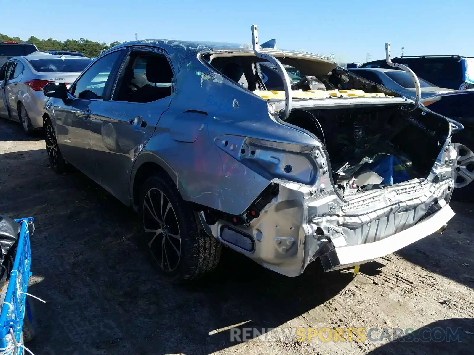 3 Photograph of a damaged car 4T1B11HK2KU759905 TOYOTA CAMRY 2019