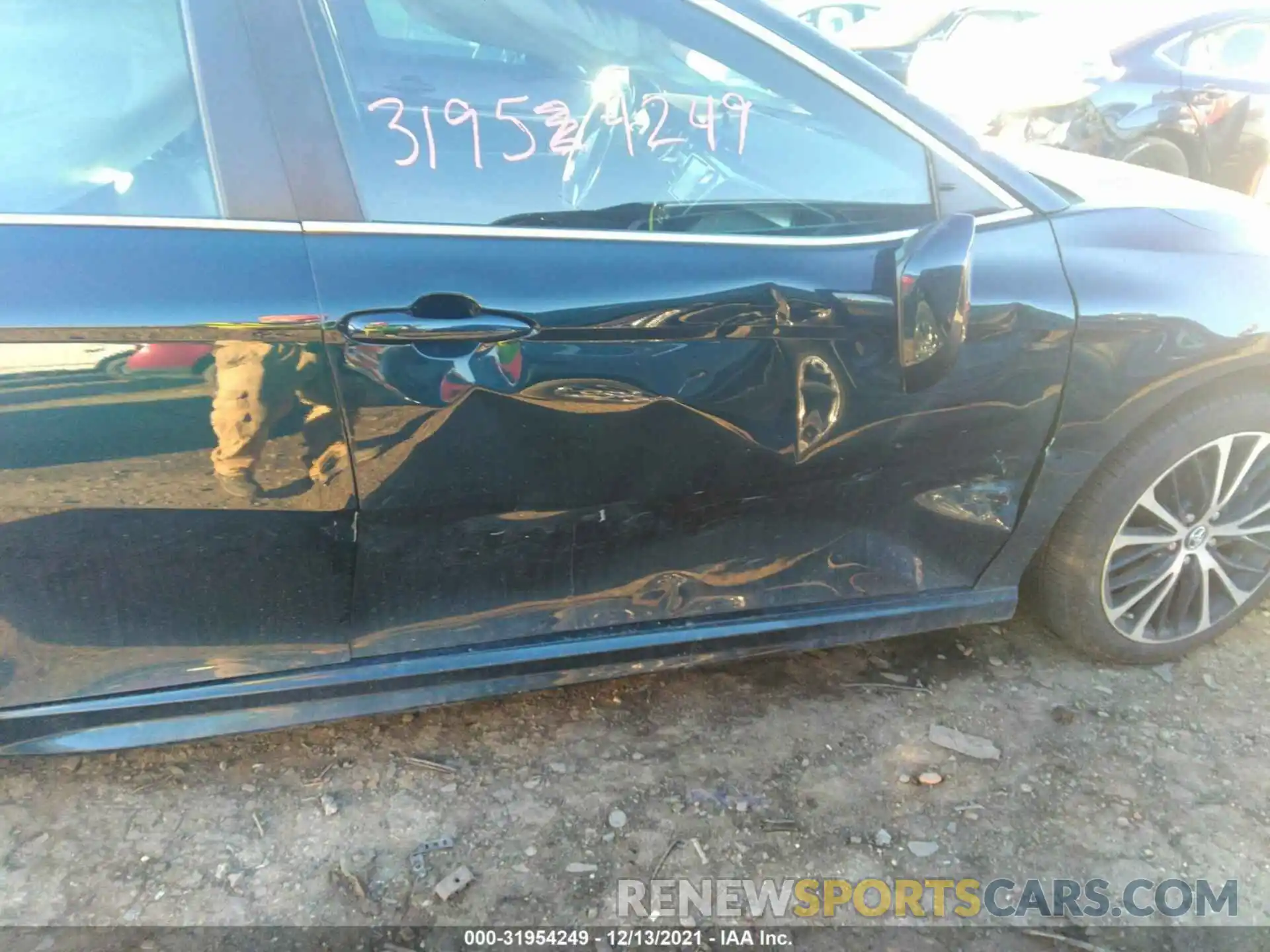 6 Photograph of a damaged car 4T1B11HK2KU760004 TOYOTA CAMRY 2019