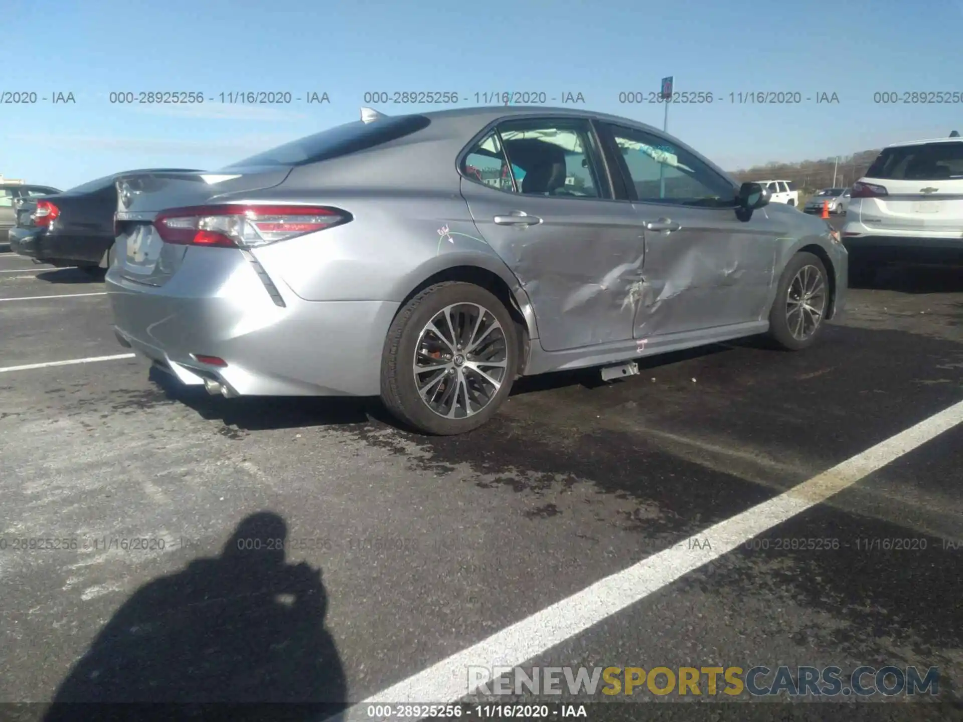 4 Photograph of a damaged car 4T1B11HK2KU761122 TOYOTA CAMRY 2019