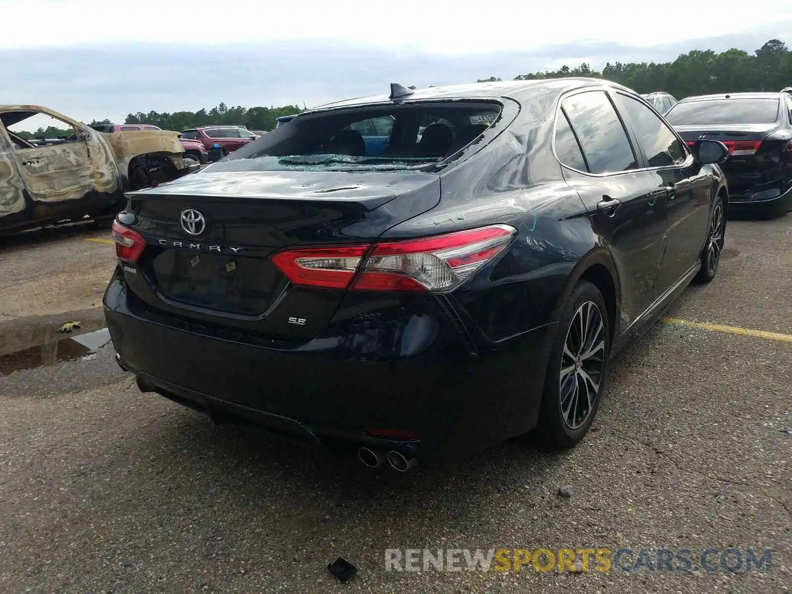 4 Photograph of a damaged car 4T1B11HK2KU763730 TOYOTA CAMRY 2019