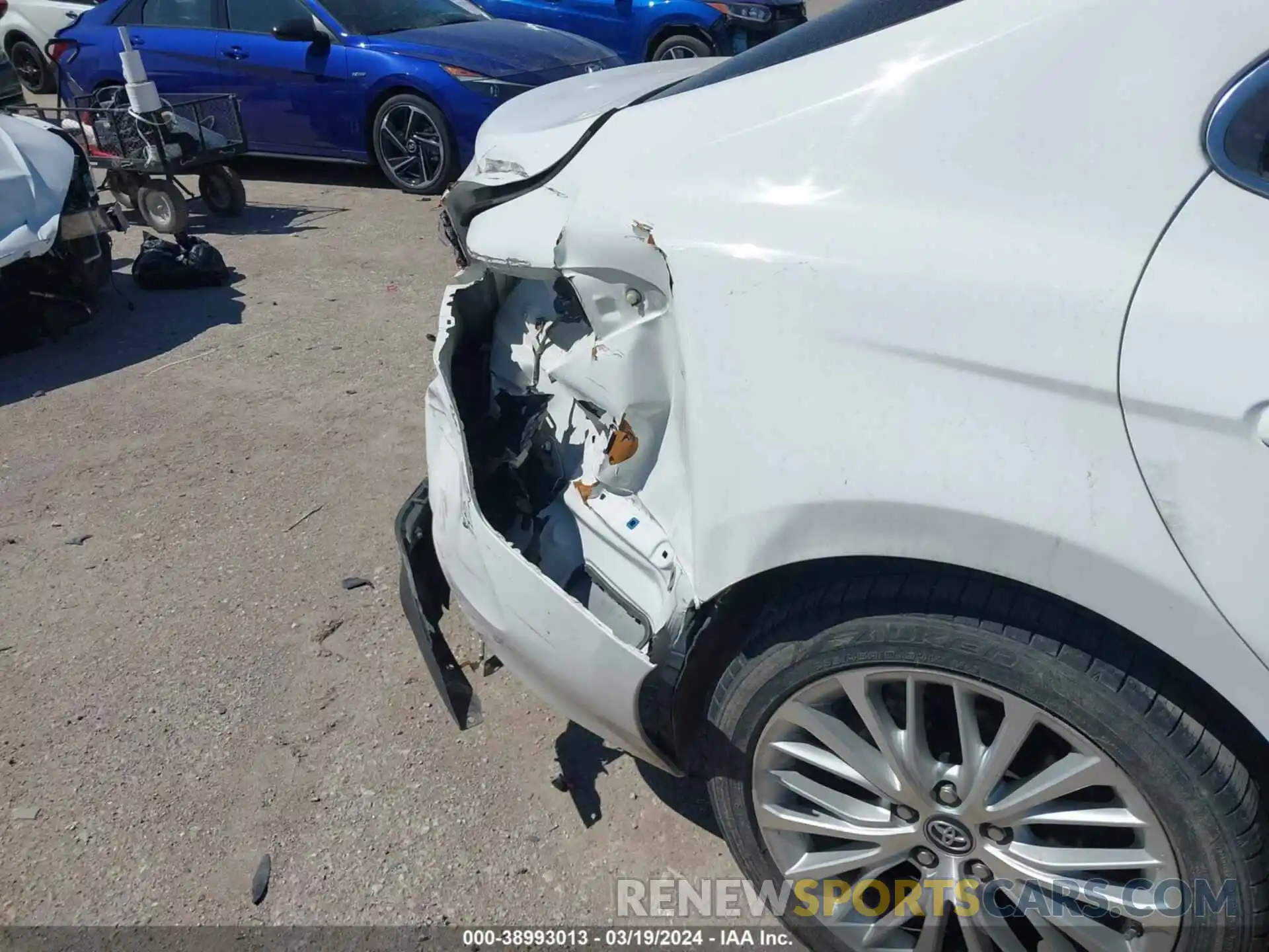 17 Photograph of a damaged car 4T1B11HK2KU765218 TOYOTA CAMRY 2019