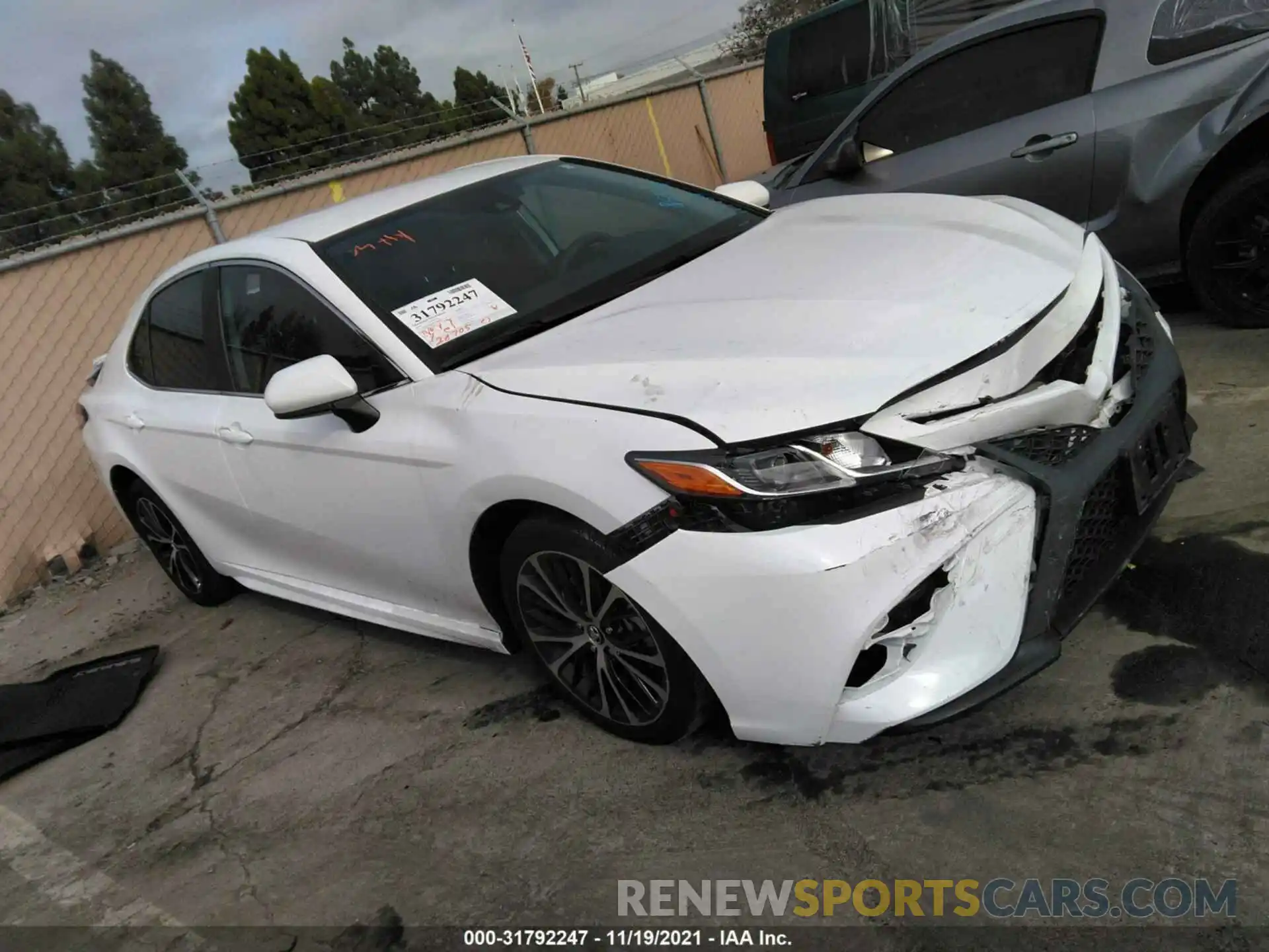 1 Photograph of a damaged car 4T1B11HK2KU766143 TOYOTA CAMRY 2019