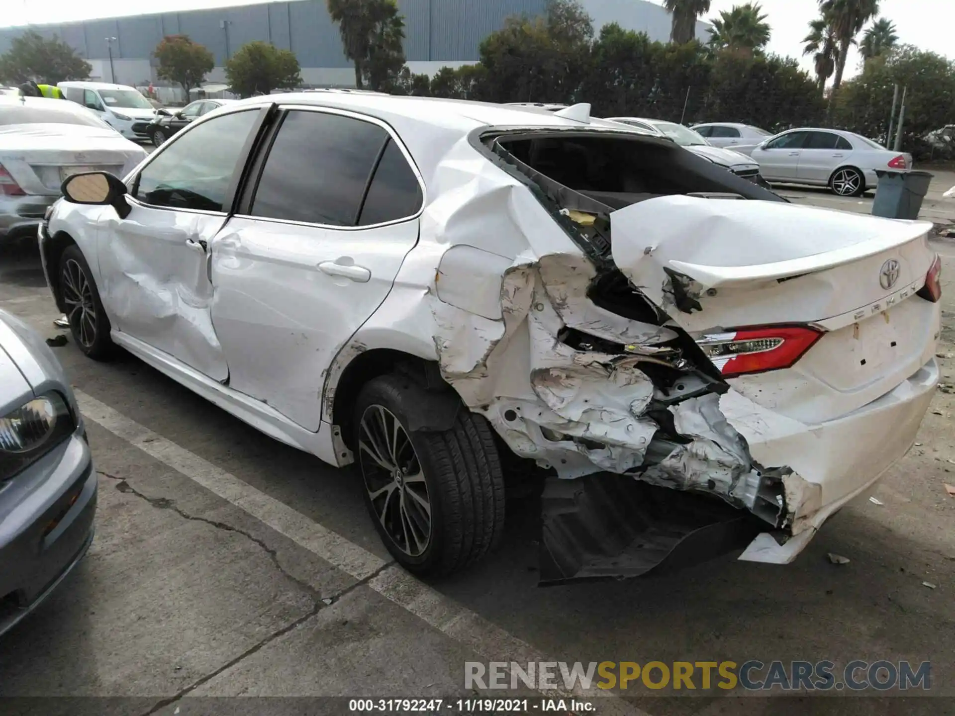 3 Photograph of a damaged car 4T1B11HK2KU766143 TOYOTA CAMRY 2019