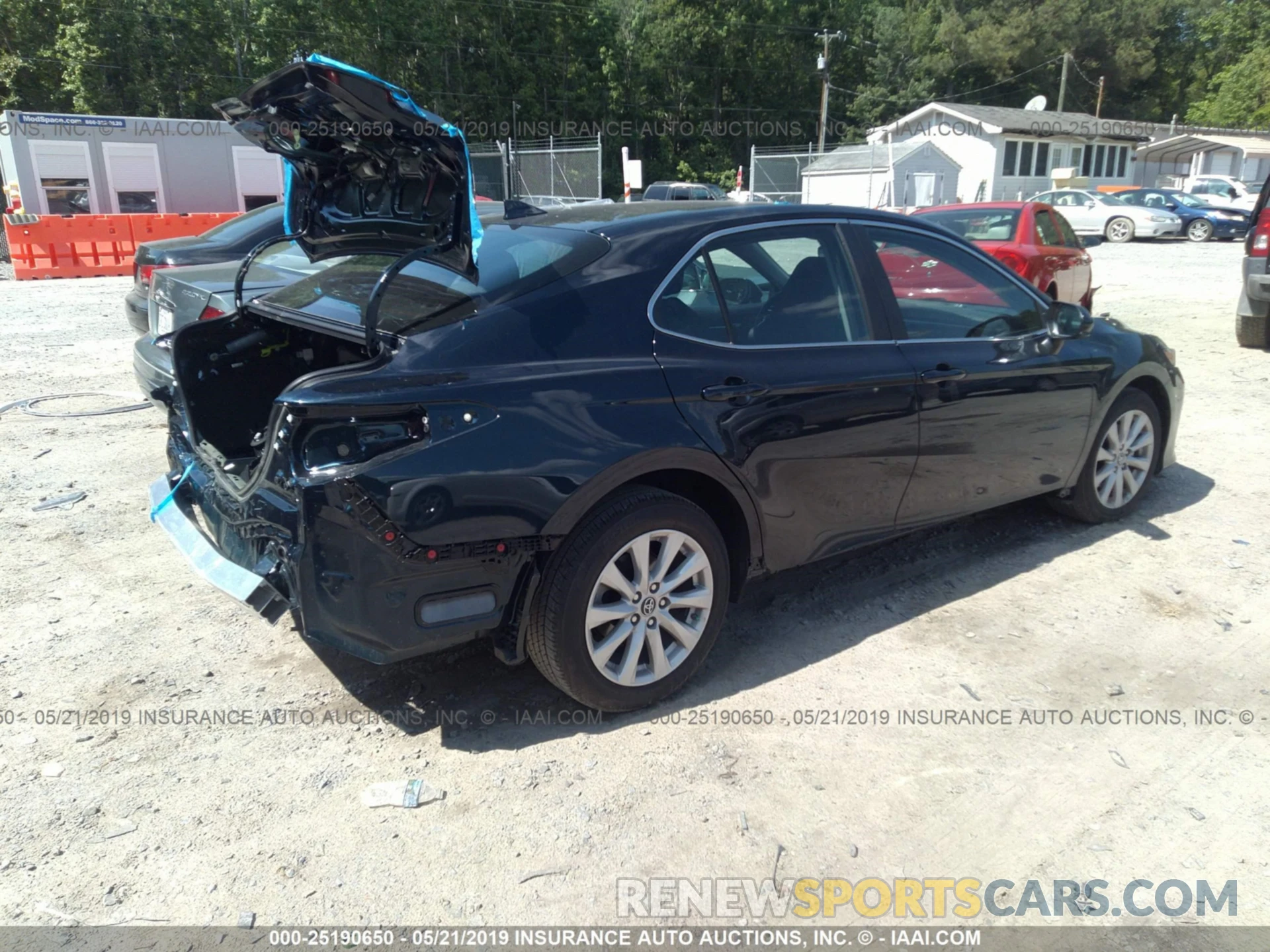 4 Photograph of a damaged car 4T1B11HK2KU766580 TOYOTA CAMRY 2019